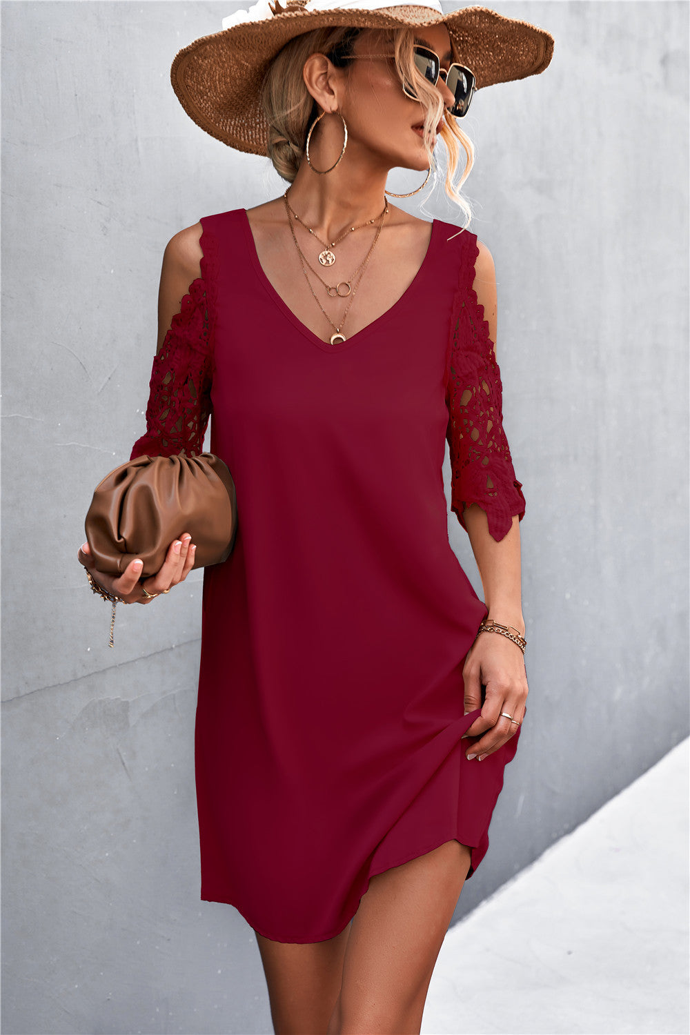 Damen luftiges Minikleid mit Spitzeneinsatz und elegantem V-Ausschnitt Sovae