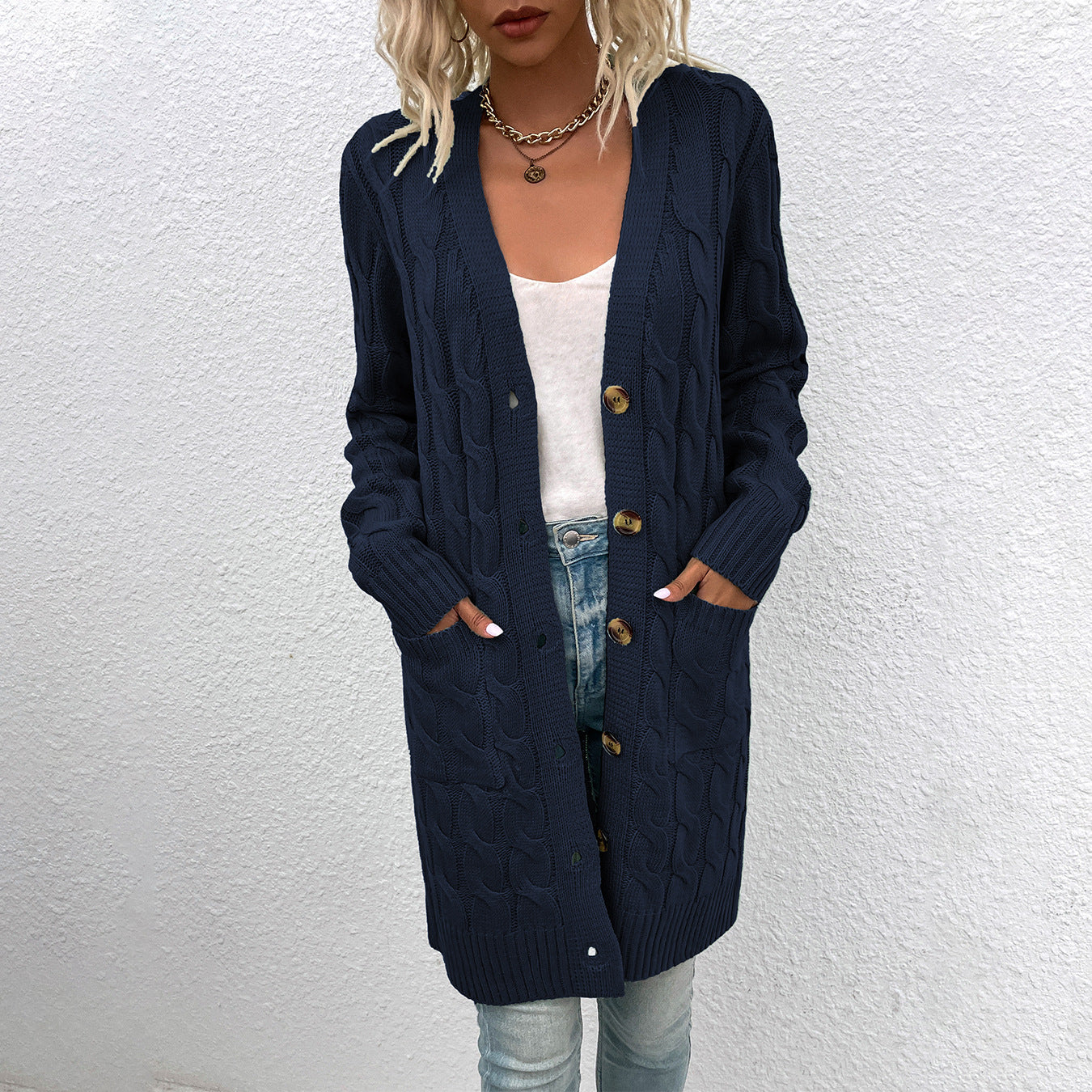 Damen Strickjacke mit tiefem V-Ausschnitt und elegantem Zopfmuster Sovae