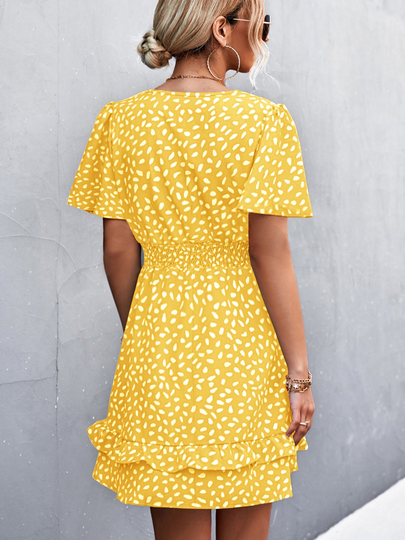 Damen Blümchen Minikleid mit Rüschen und elastischem Taillenbund Sovae
