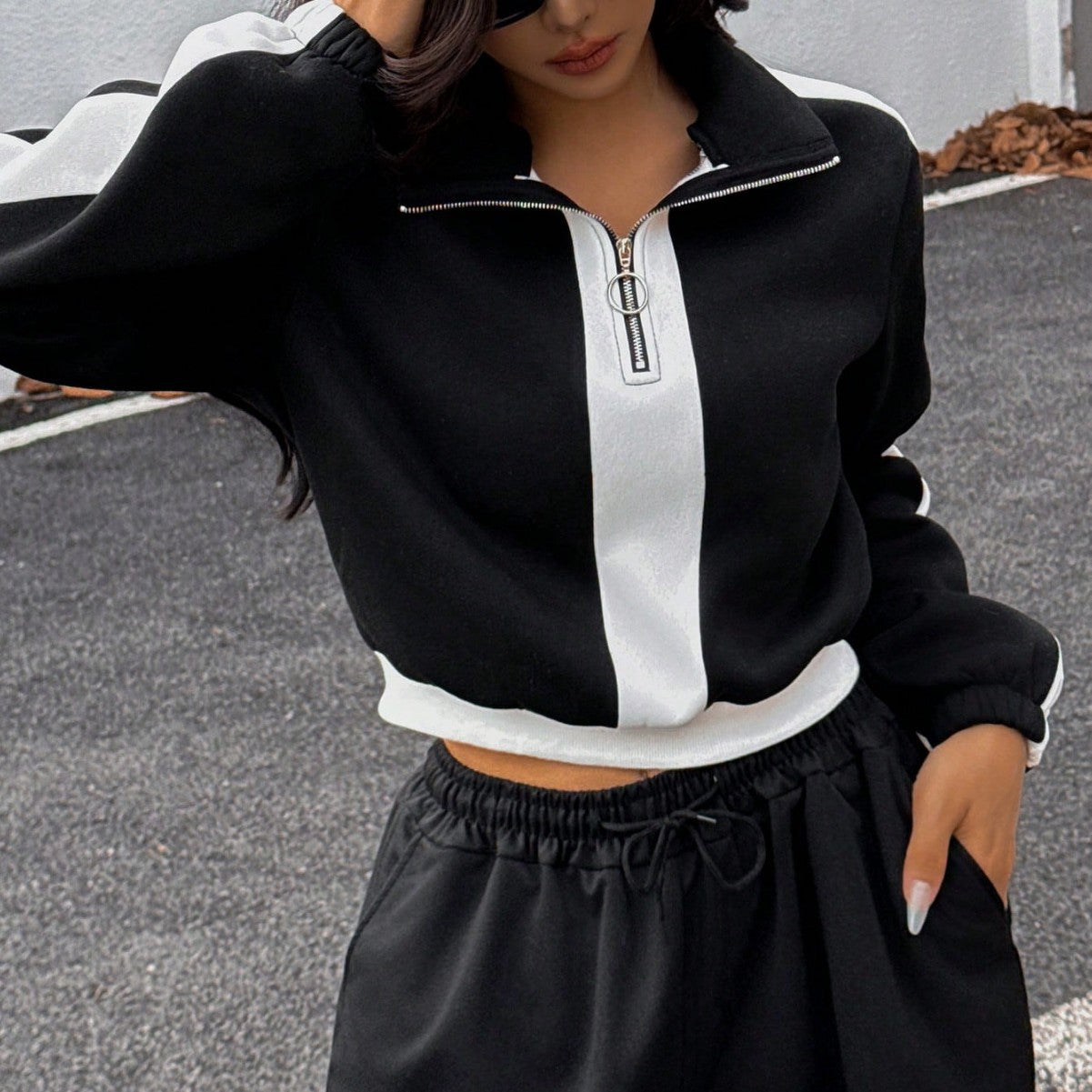 Damen Sportlicher Cropped-Hoodie und lässige Jogginghose Set Sovae