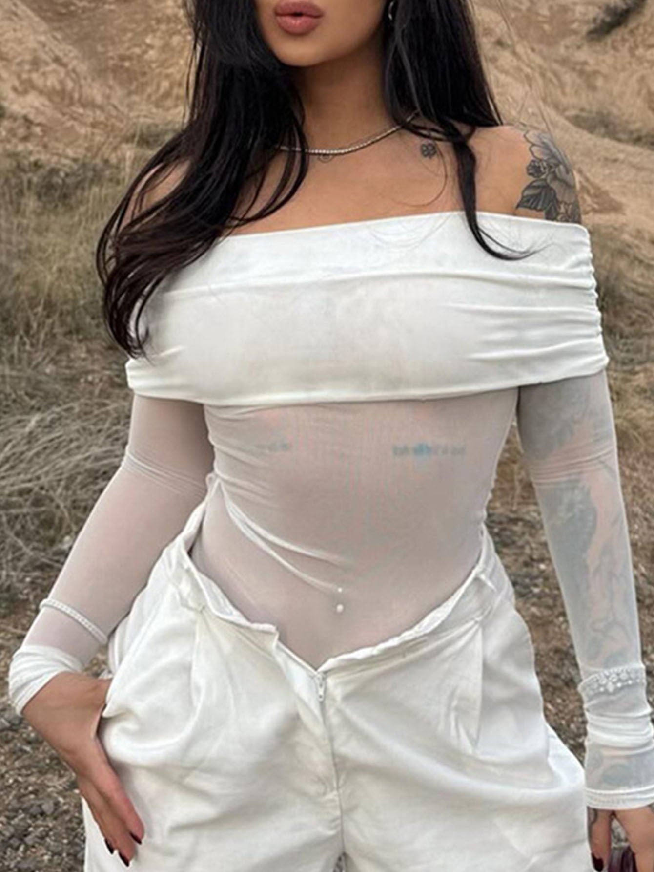 Damen Oberteil mit schulterfreiem Design und transparenten Ärmeln Sovae