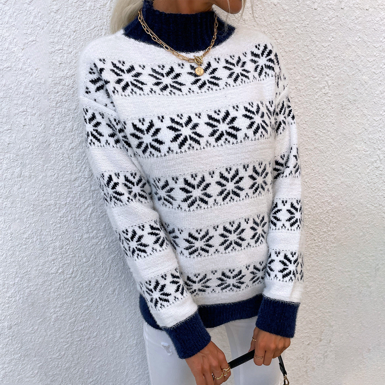 Damen Strickpullover mit Wintermotiv und hochgeschlossenem Kragen Sovae