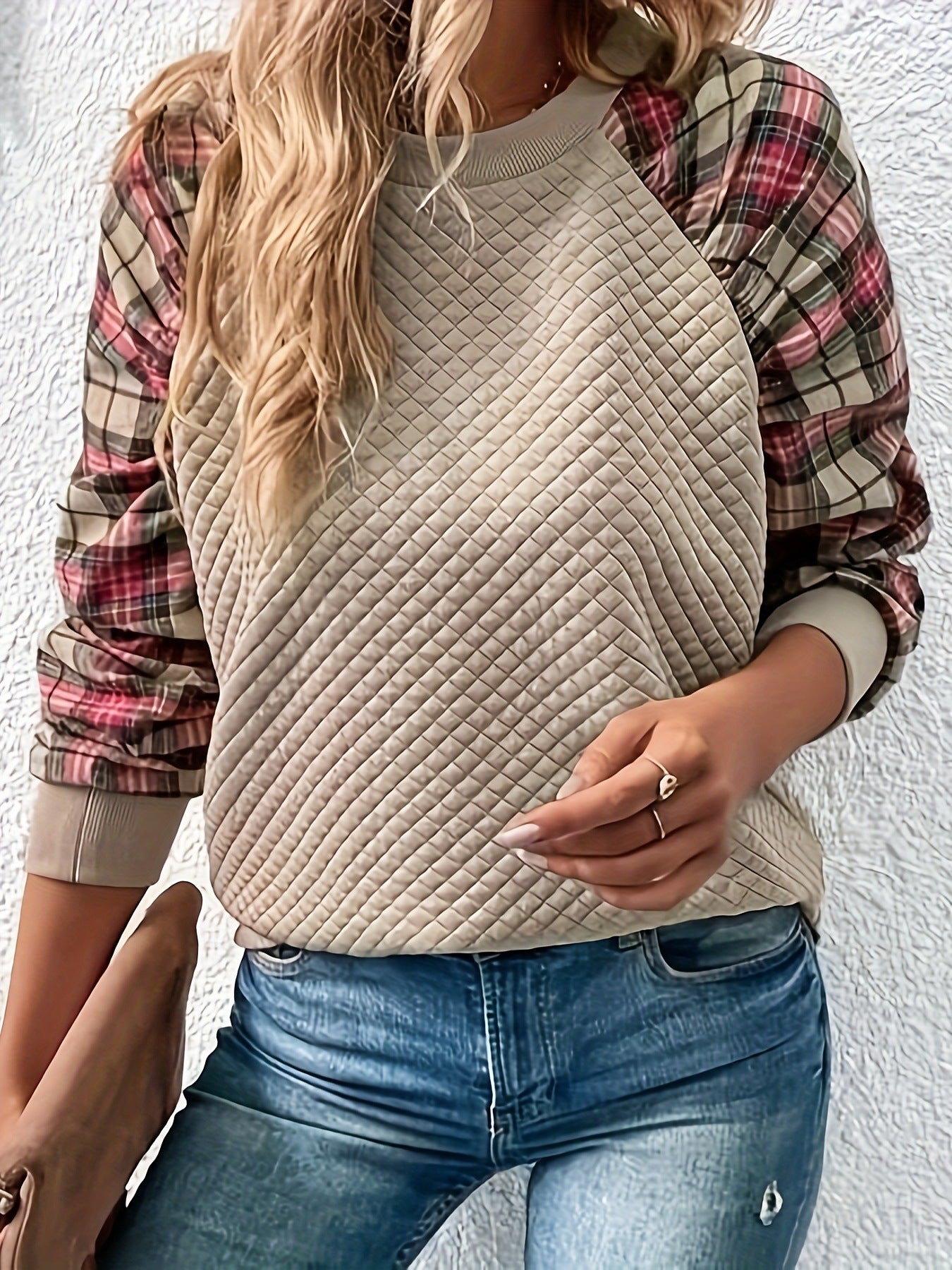 Damen Sweatshirt mit quadratischem Steppmuster und karierten Ärmeln Sovae