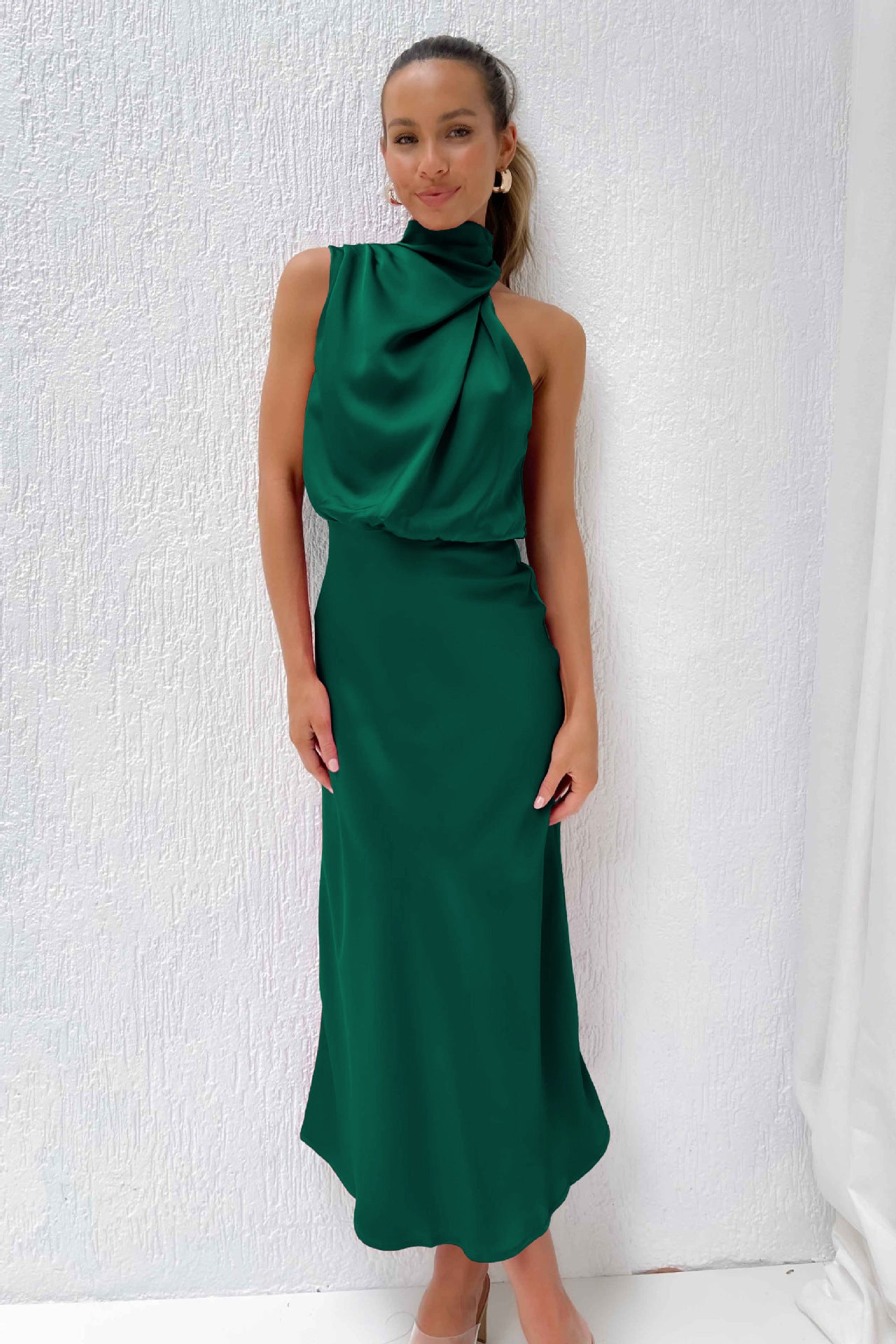 Damen Elegantes Neckholder Maxikleid mit fließendem Schnitt Sovae
