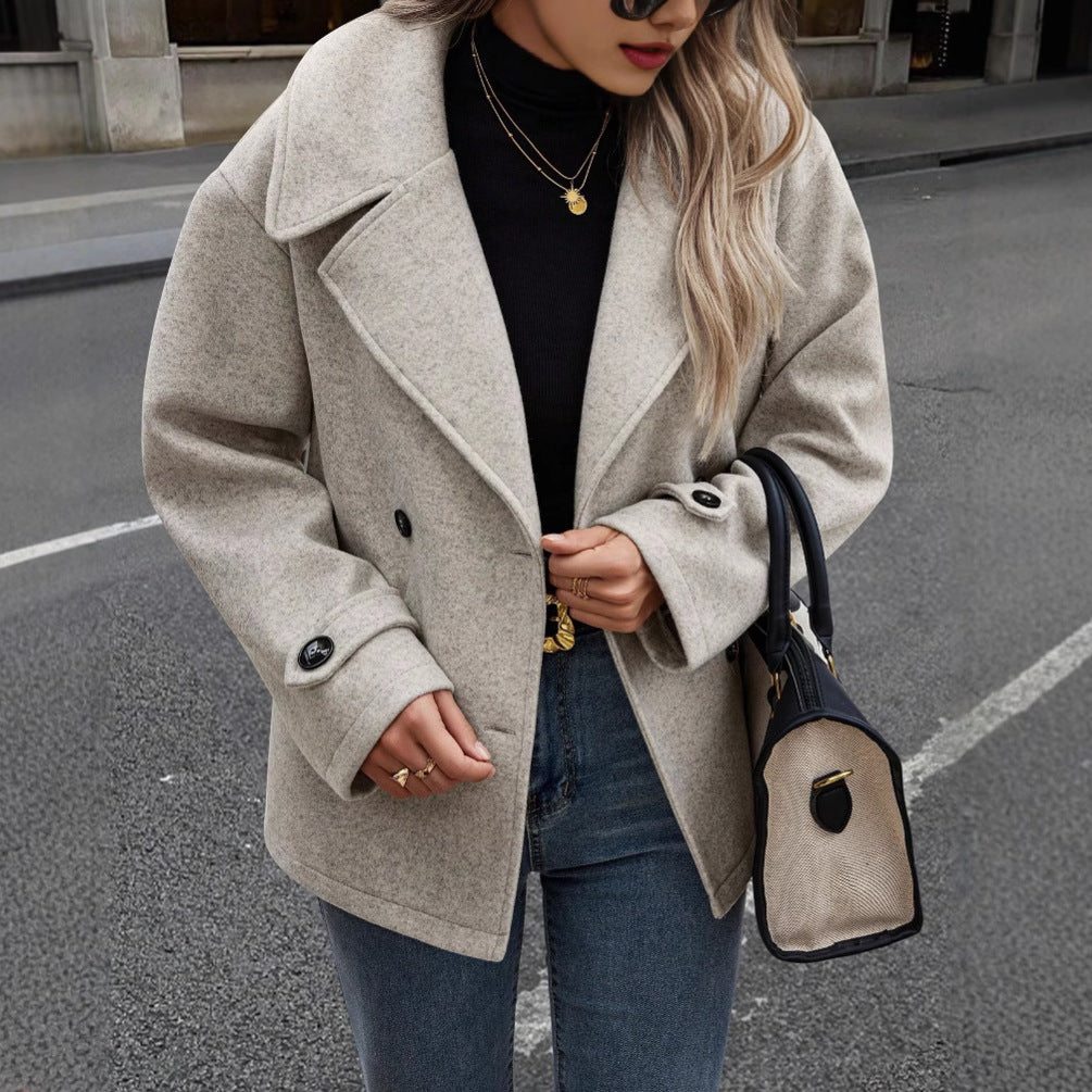 Damen Oversized Wolljacke mit modernem Reverskragen und Knopfdetails Sovae