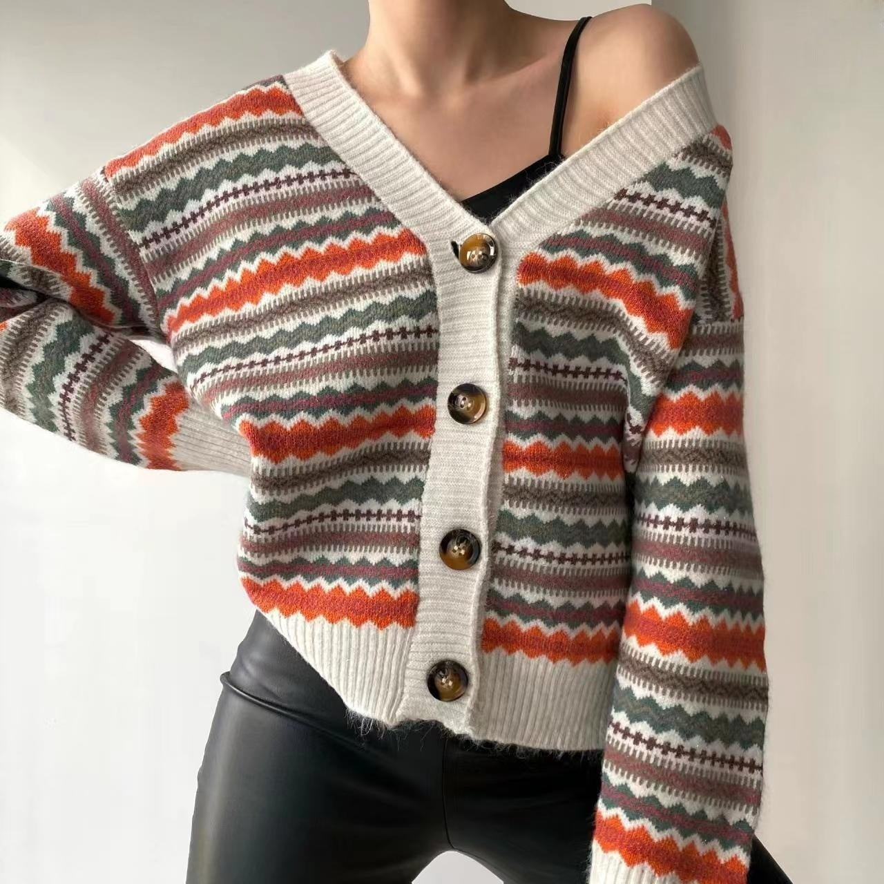 Damen lässiger Strickcardigan mit buntem Muster und Knopfleiste Sovae