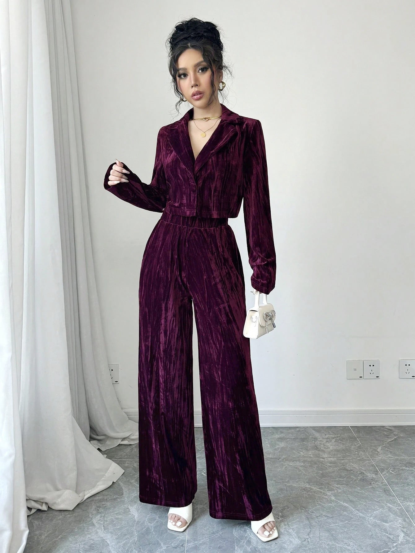 Damen eleganter Velours Jumpsuit mit seitlichem Reißverschluss Sovae