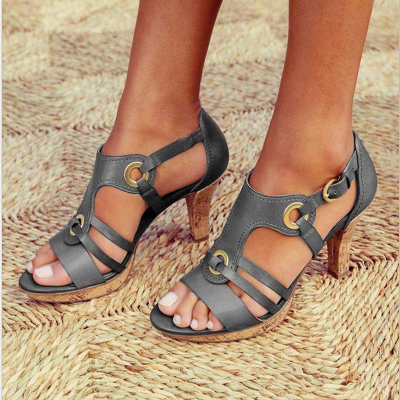 Damen Absatzsandalen mit raffinierten Riemen und kunstvollem Schnallendesign Sovae