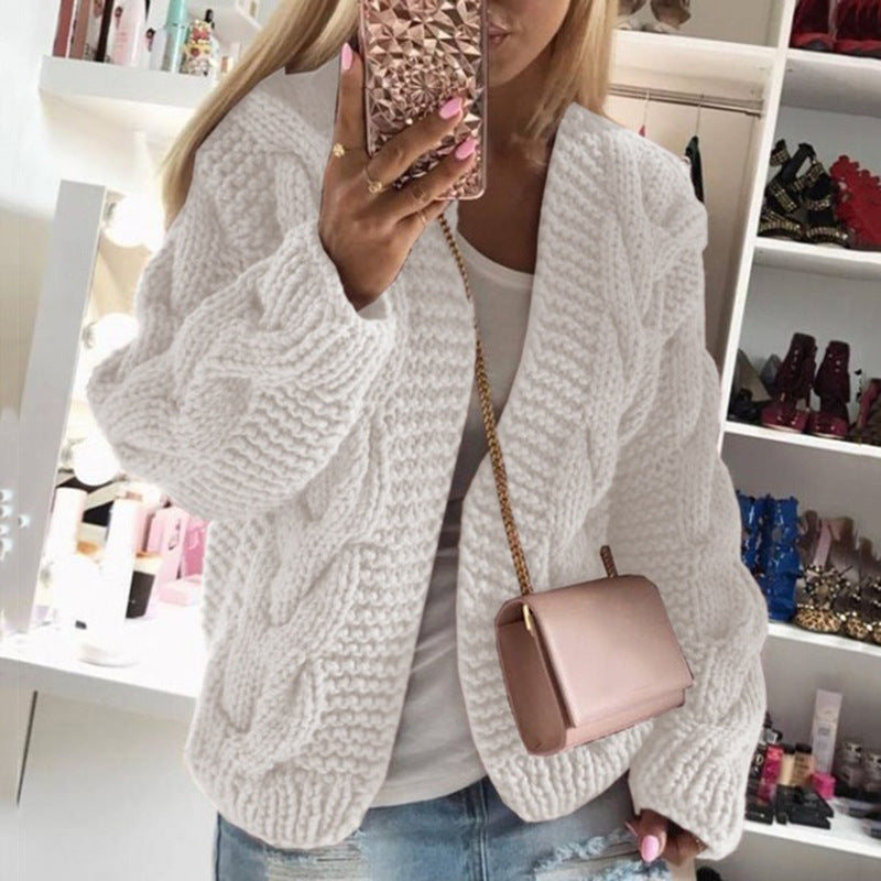 Damen Strickjacke mit auffälligem Zopfdesign und oversized Schnitt Sovae