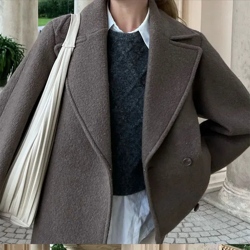 Damen modische Shortjacke mit breitem Revers und Knopfverschluss Sovae