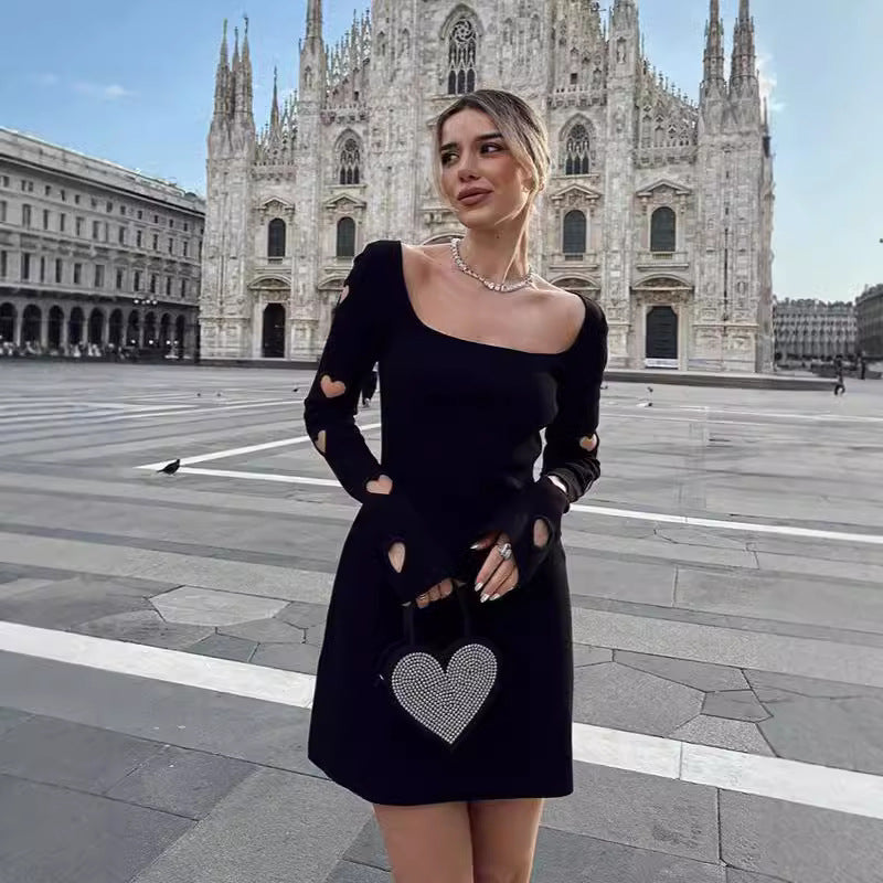 Damen Mini Kleid mit asymmetrischem Herz-Ausschnitt und Cut-Out-Ärmeln Sovae