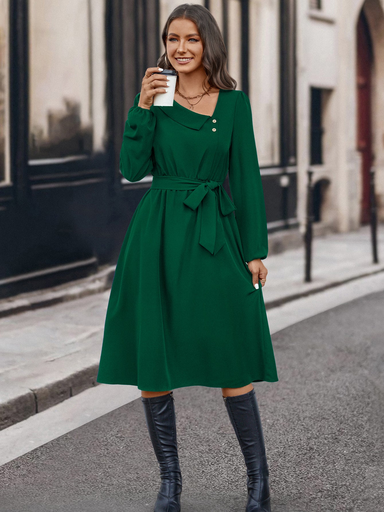 Damen Midikleid mit tailliertem Schnitt und Knopfdetails Sovae