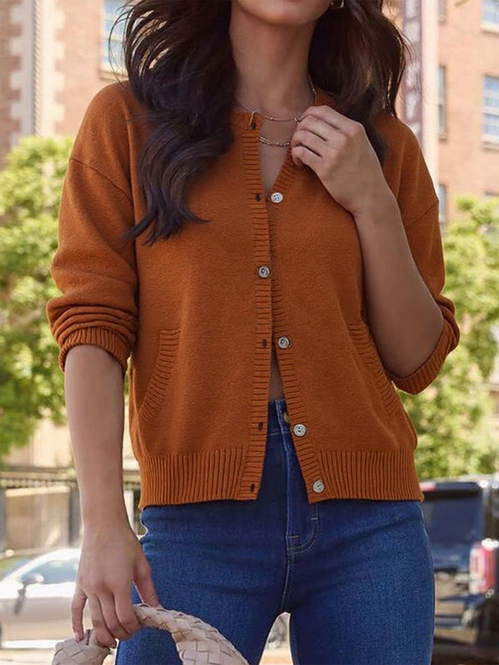 Damen elegante Strickjacke mit Knopfdetails und praktischen Taschen Sovae