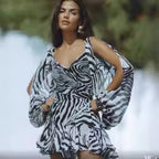 Damen luftiges Strandkleid mit langen, transparenten Ärmeln Sovae