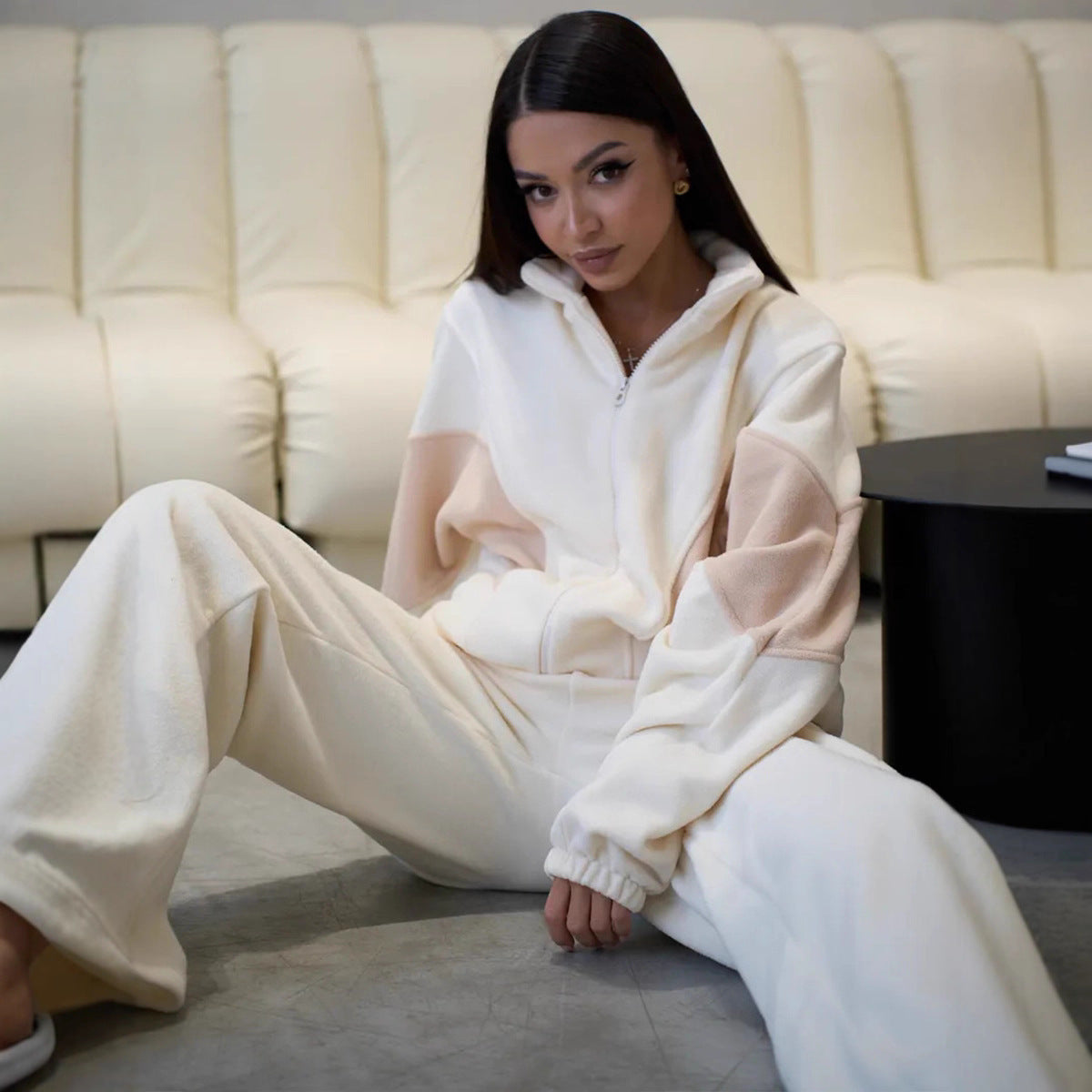 Damen sportliches Fleece-Set mit hochgeschlossenem Kragen und weiten Hosen Sovae