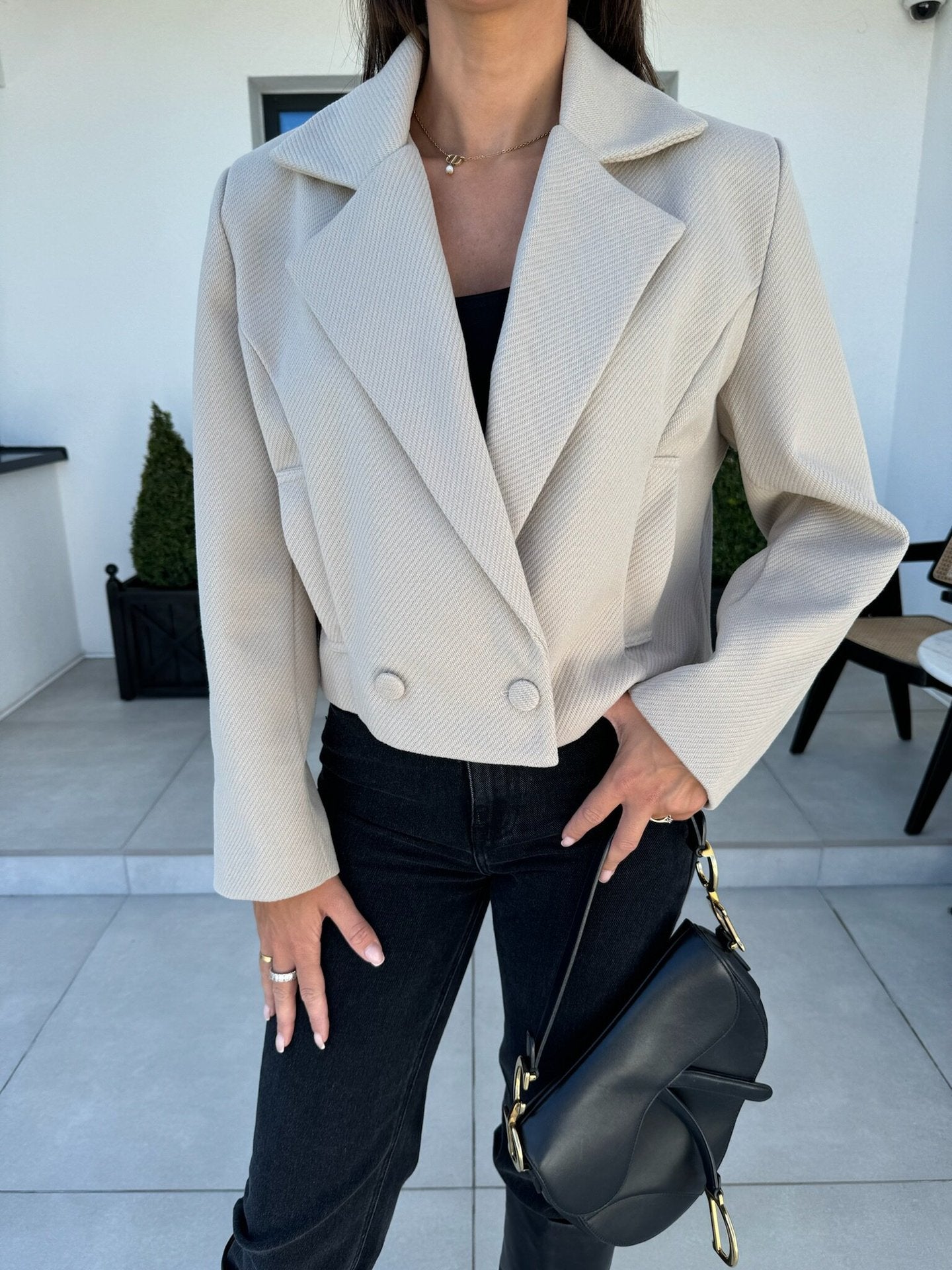 Damen Elegante kurze Blazerjacke mit doppelten Knöpfen und breitem Revers Sovae