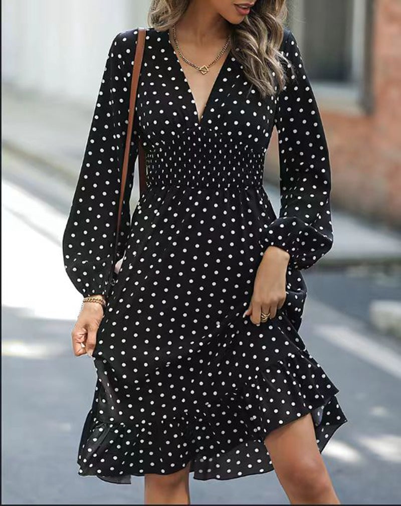Damen Sommerliches Polka Dots Kleid mit V-Ausschnitt und Rüschendetails Sovae