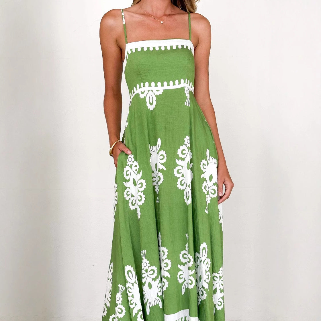 Damen Maxi-Kleid mit verzierten Trägern und elegantem Muster Sovae