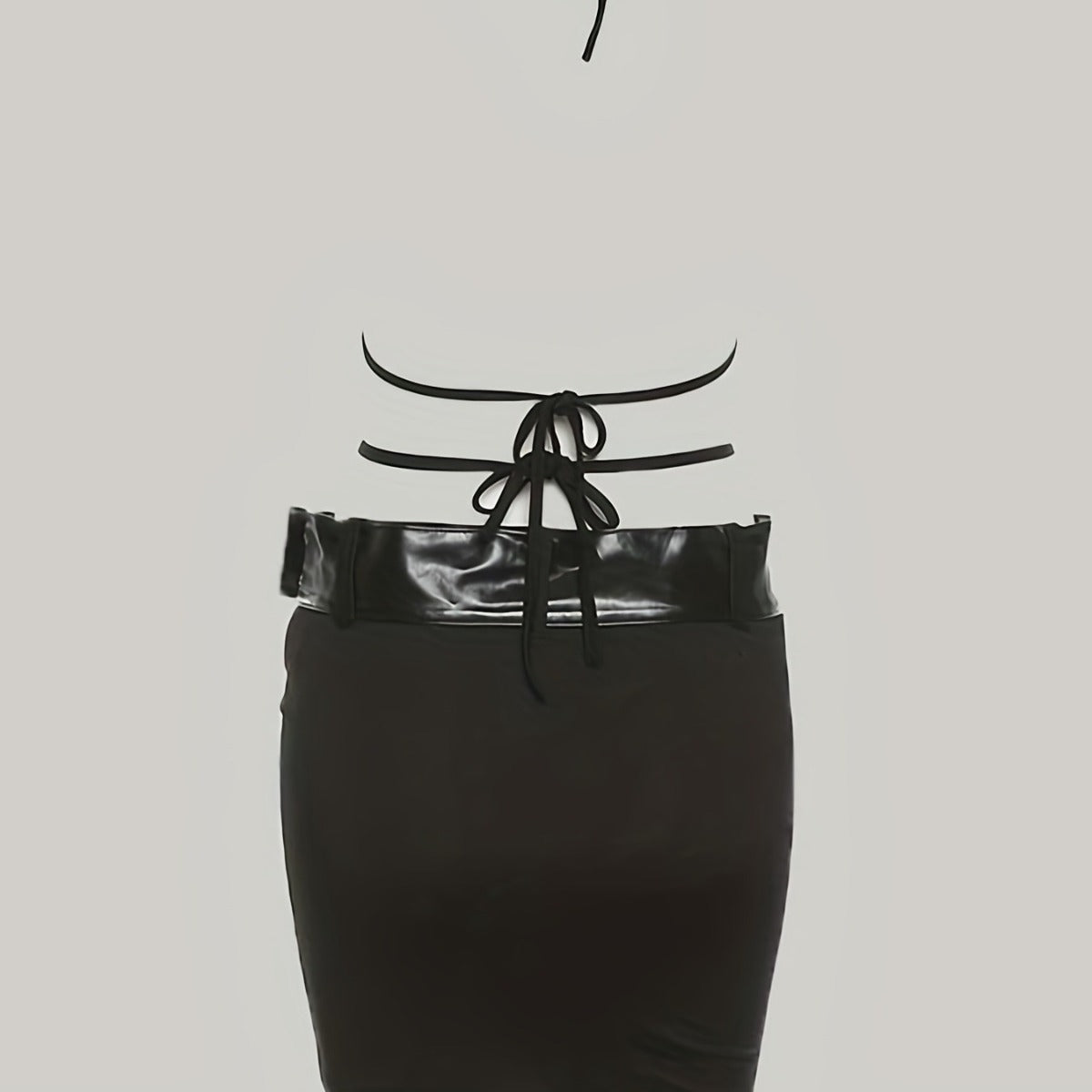 Damen Mini-Kleid mit tiefem V-Ausschnitt und raffinierten Schnürdetails Sovae