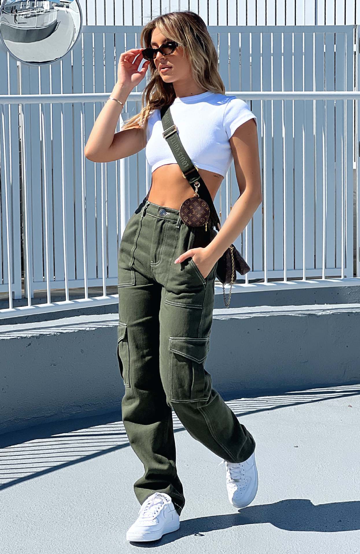 Damen lässige Cargo-Jeans mit tiefen Taschen und weitem Bein Sovae