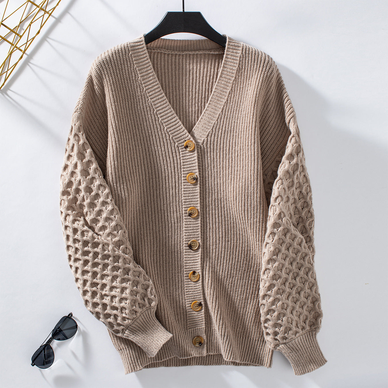 Damen Strickjacke mit strukturiertem Ärmel und Knopfdetails Sovae