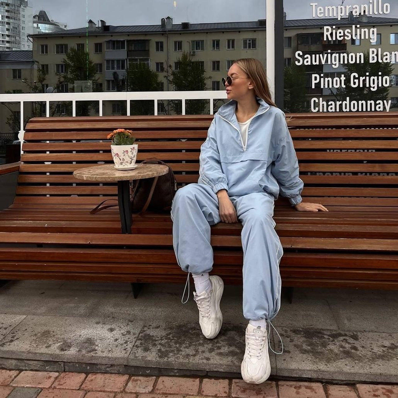 Damen sportlicher Windbreaker-Anzug mit hohem Kragen Sovae