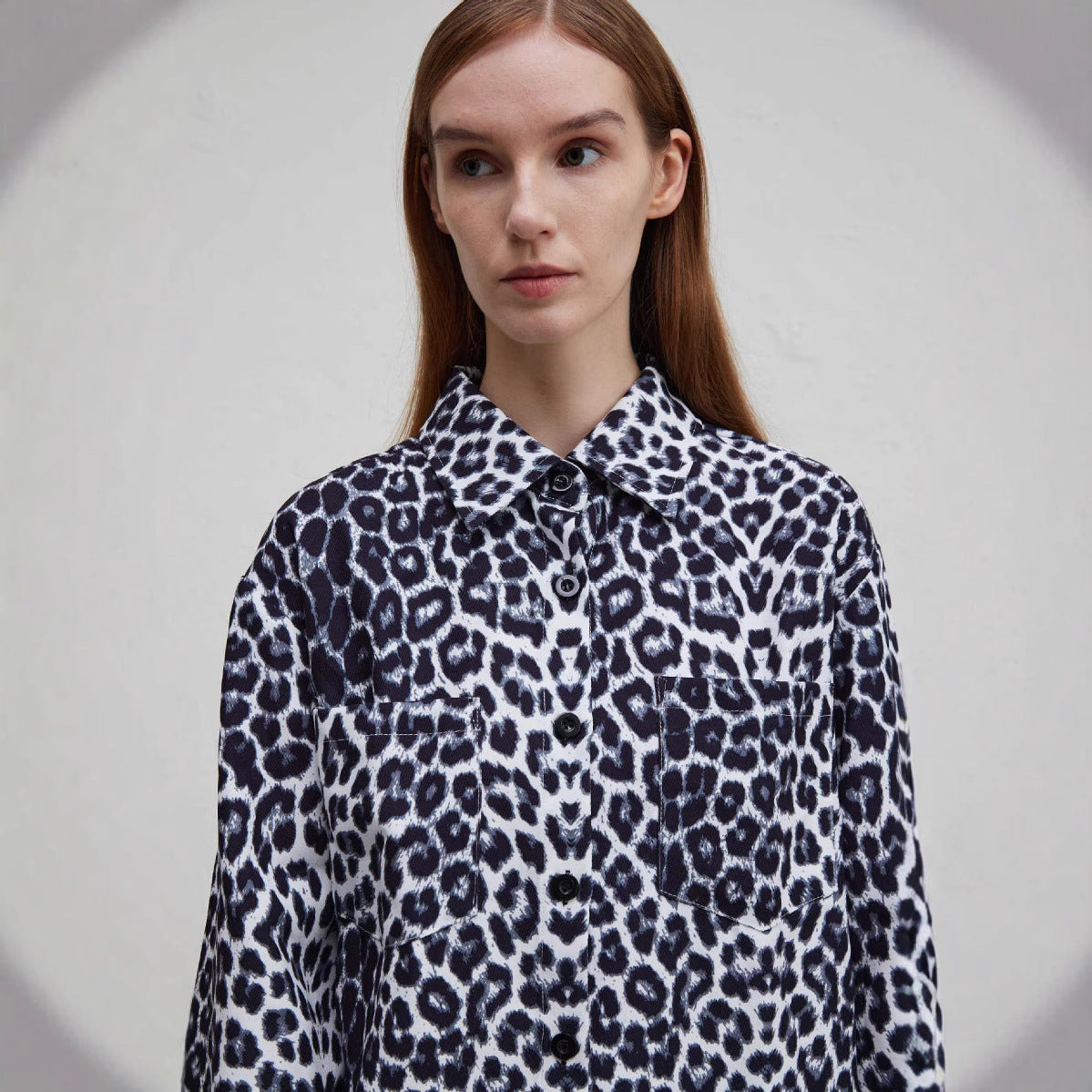 Damen Langärmliges Hemd im Leopardenmuster Sovae