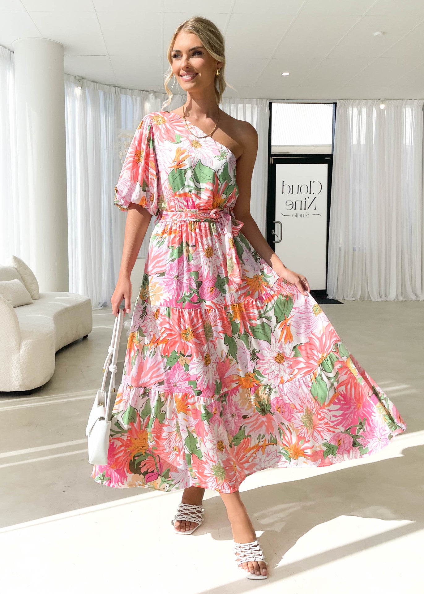 Damen Maxikleid mit asymmetrischem Design und floralen Motiven Sovae