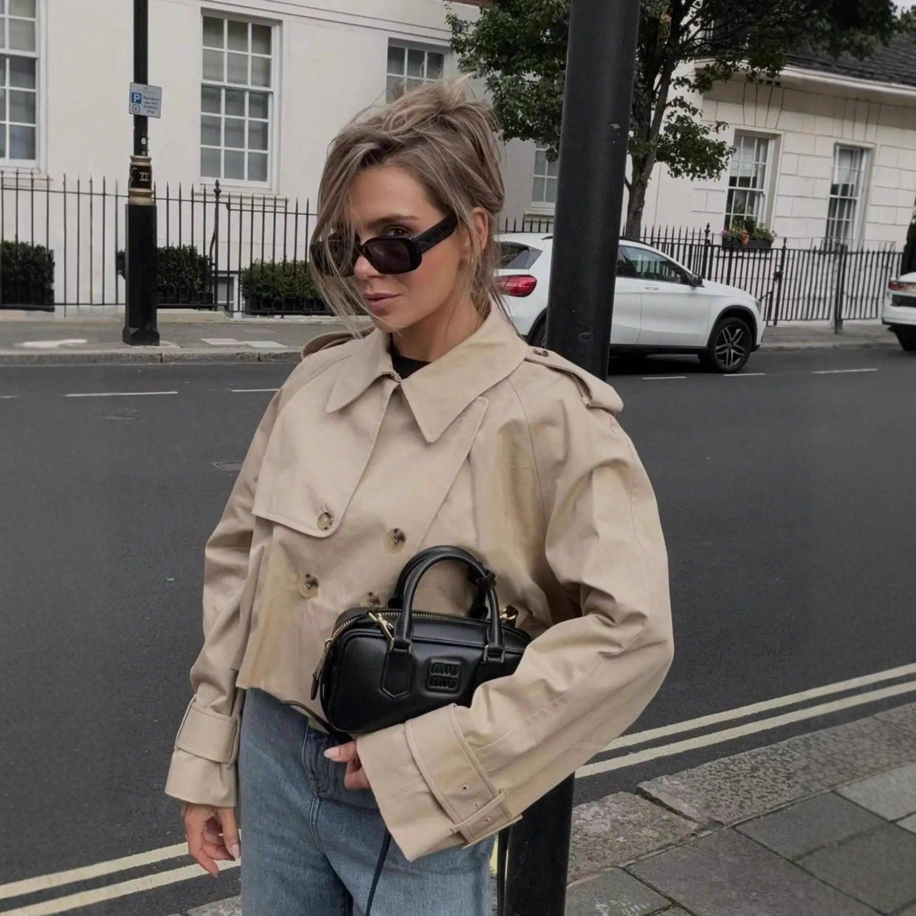 Damen modische Kurztrenchjacke mit doppelter Knopfreihe und Gürtel Sovae