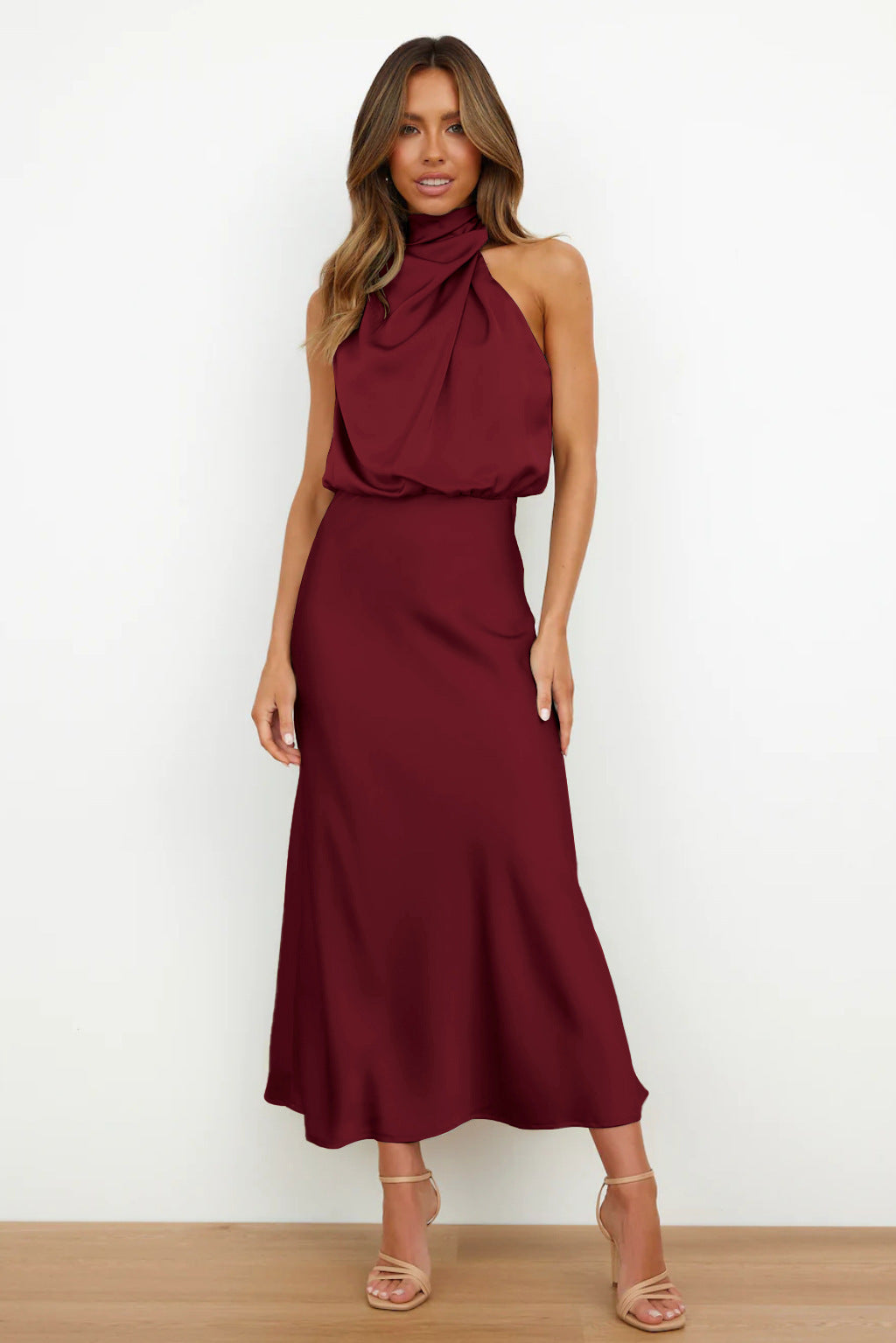 Damen Elegantes Neckholder Maxikleid mit fließendem Schnitt Sovae