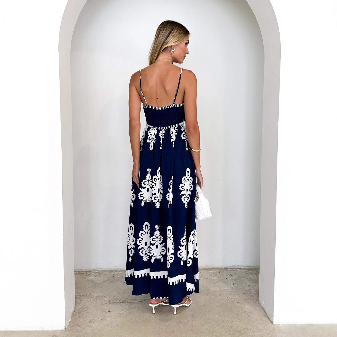 Damen Maxi-Kleid mit verzierten Trägern und elegantem Muster Sovae