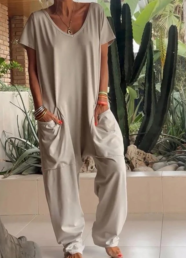 Damen lässiger Jumpsuit mit tiefem V-Ausschnitt und praktischen Taschen Sovae