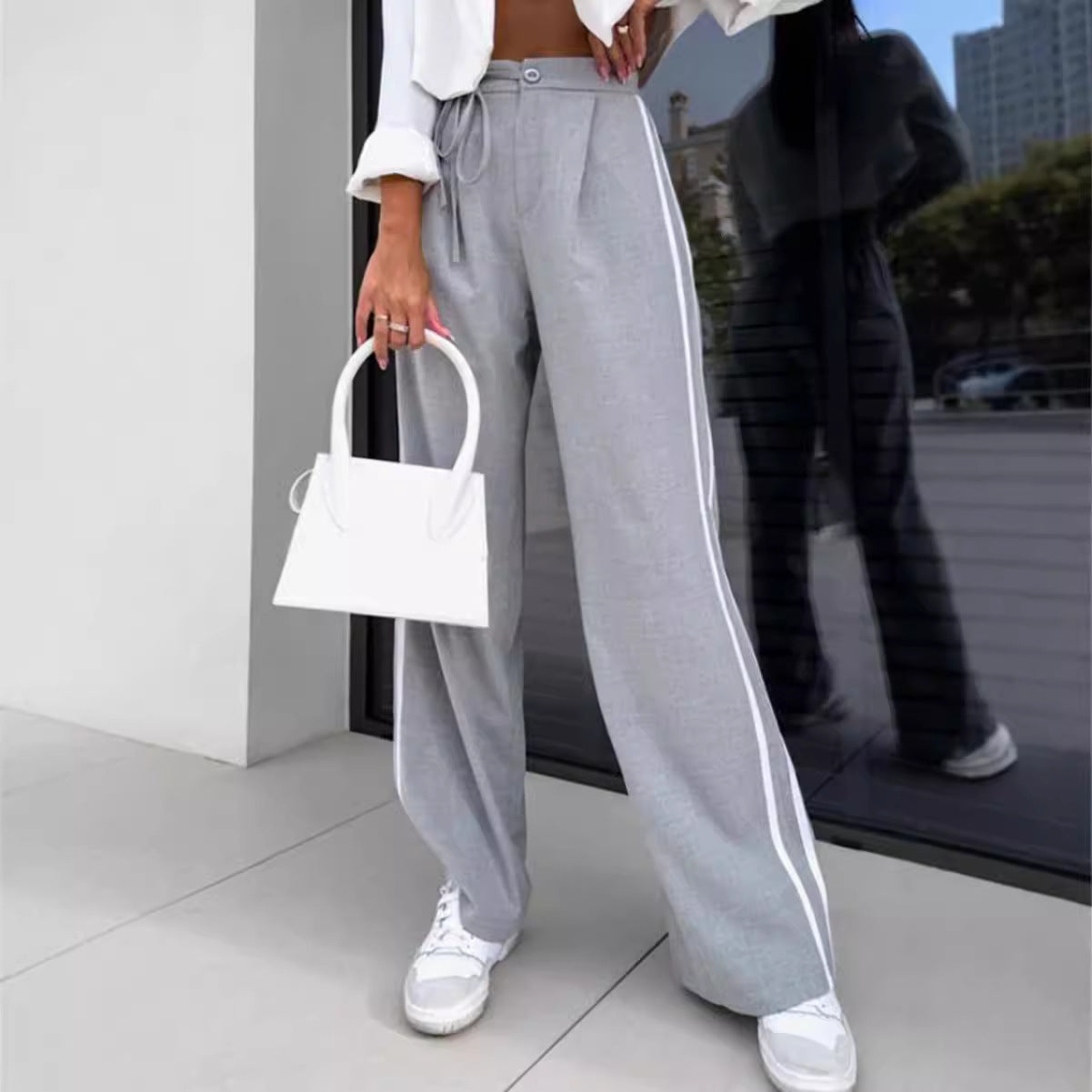 Damen lässige Freizeithose mit praktischem Bindegürtel Sovae