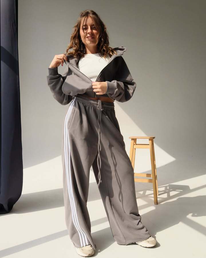 Damen Sportliches Loungewear-Set mit cropped Jacke und bequemen Jogginghosen Sovae
