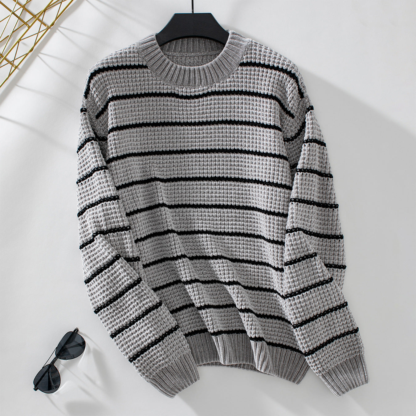 Damen lässiger Strickpullover mit breitem Streifenmuster Sovae