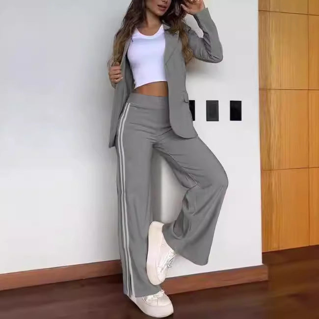 Damen Blazer-Hosenanzug mit sportlichen Streifen Sovae