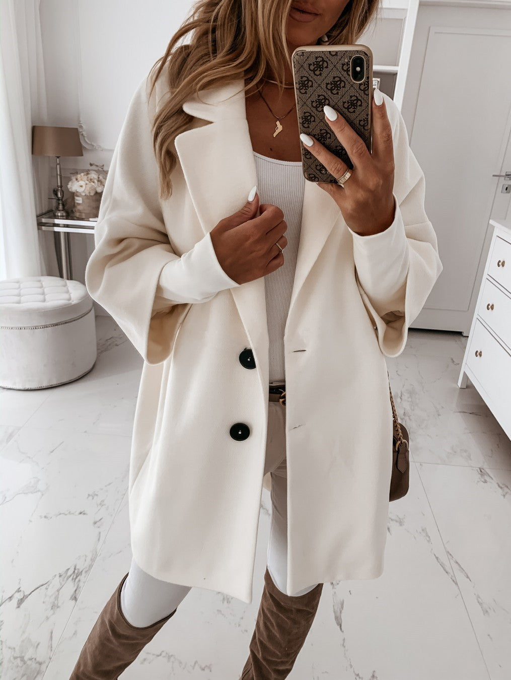 Damen elegante Überwurfjacke im lässigen Schnitt mit praktischen Knopfdetails Sovae