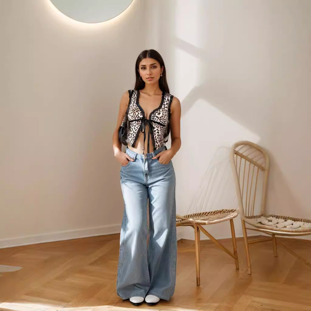 Damen modisches Spitzenoberteil mit Leoprint und romantischem Kreuzdetails Sovae