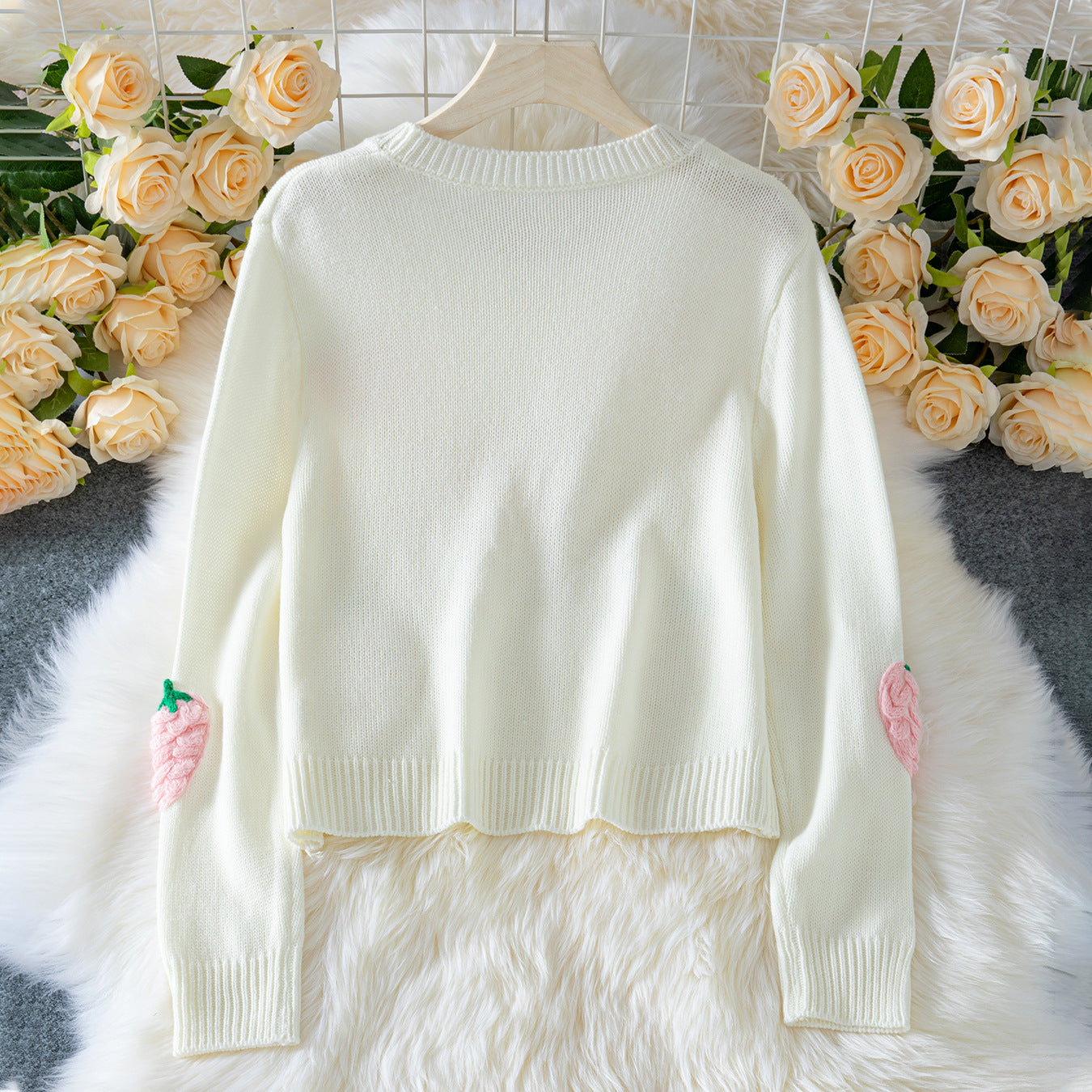 Damen Strickpullover mit Erdbeer-Applikationen und lässigem Schnitt Sovae