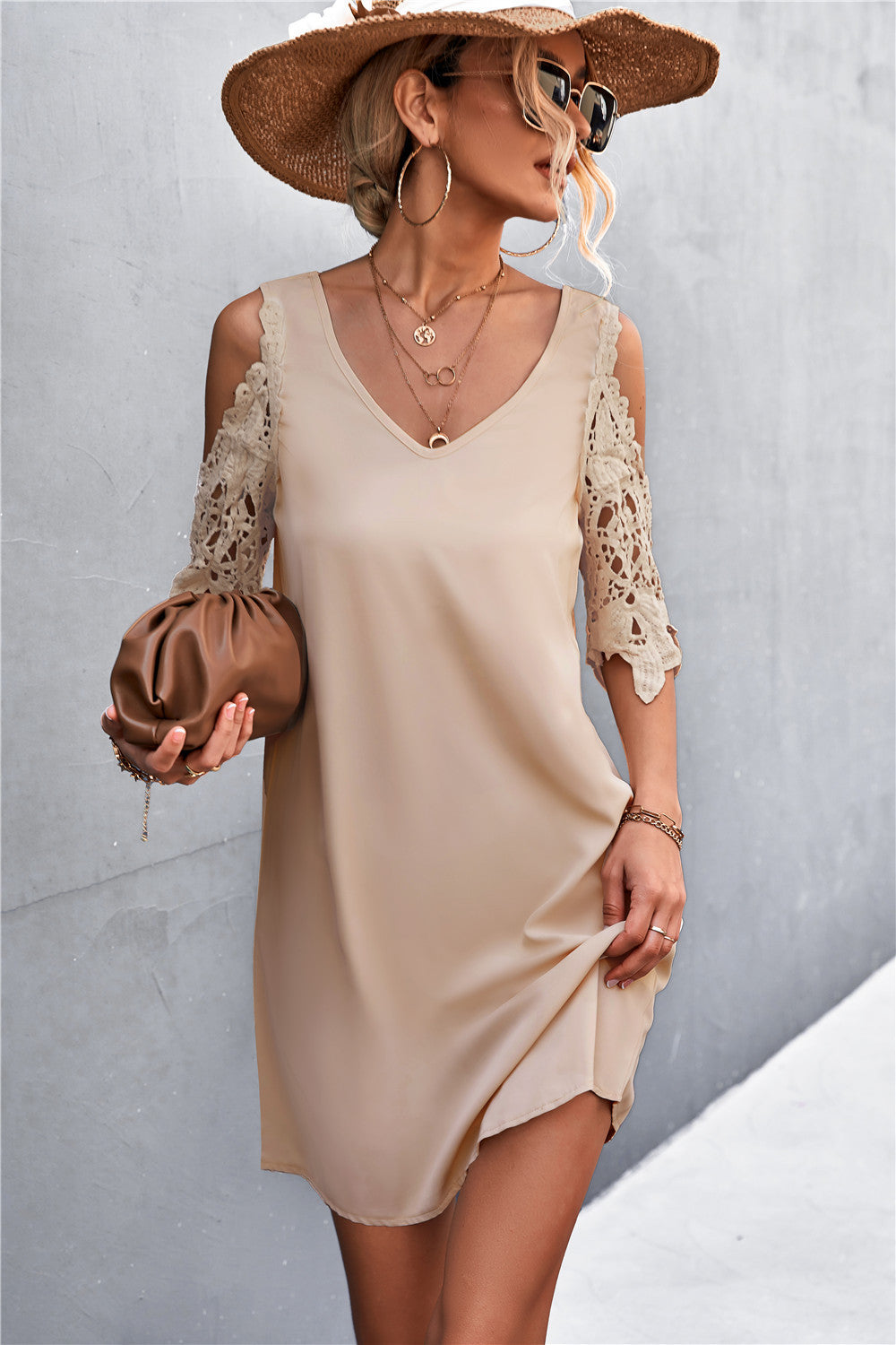 Damen luftiges Minikleid mit Spitzeneinsatz und elegantem V-Ausschnitt Sovae