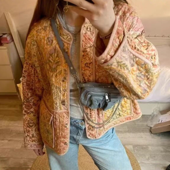 Damen modische Steppjacke mit aufwendigem floralen Muster Sovae