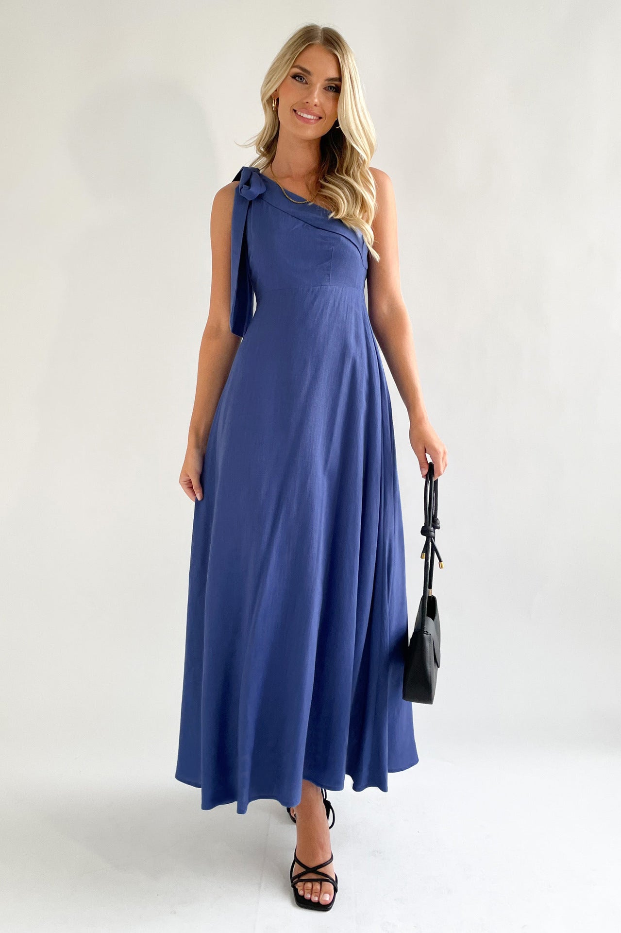 Damen Maxi-Kleid mit asymmetrischem Design und verstellbarem Träger Sovae