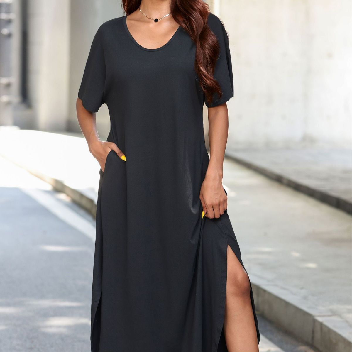 Damen Maxikleid mit seitlichen Schlitzen und praktischen Taschen Sovae