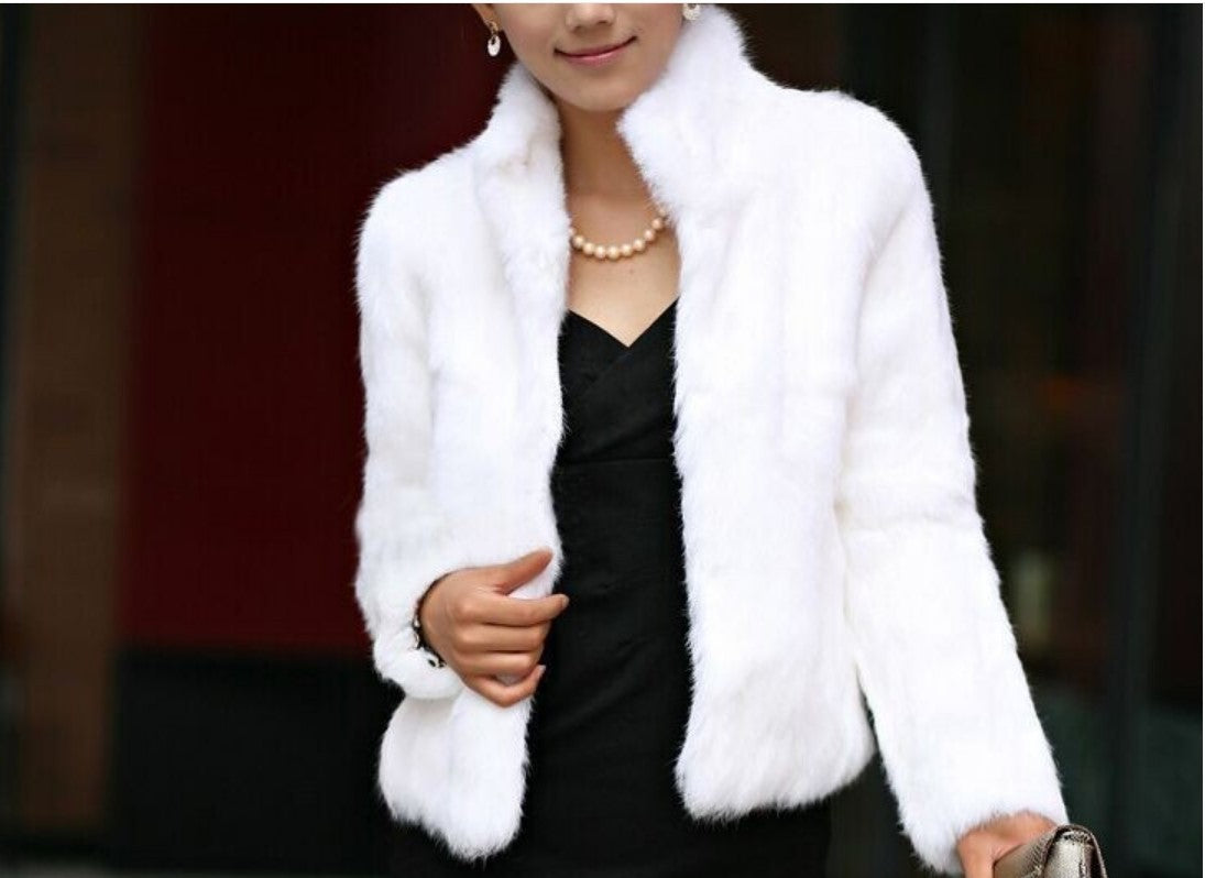 Damen Stilvolle Kurzjacke aus weichstem Kunstfell mit breitem Revers Sovae