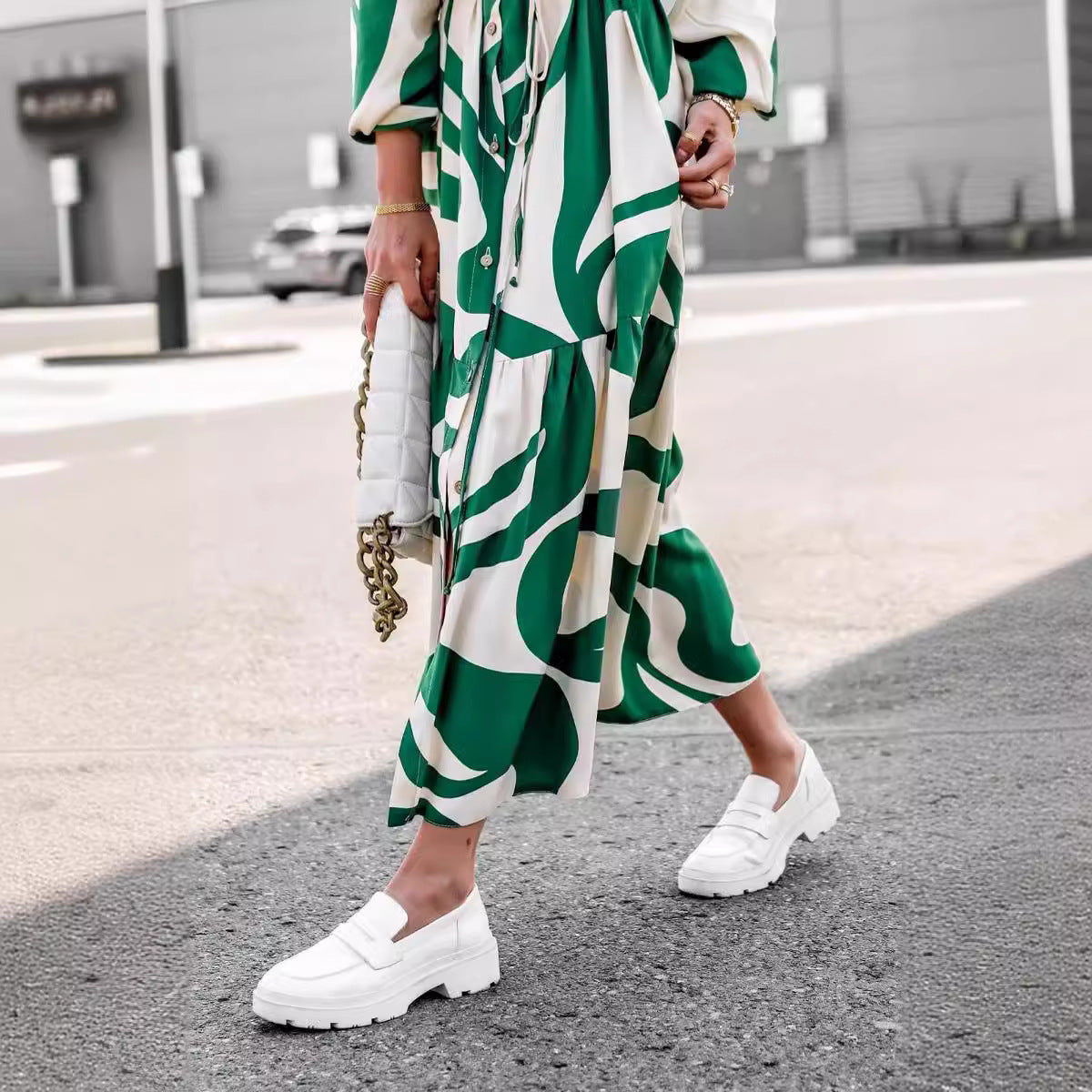 Damen Maxikleid mit modernem Muster und praktischem Taillengürtel Sovae