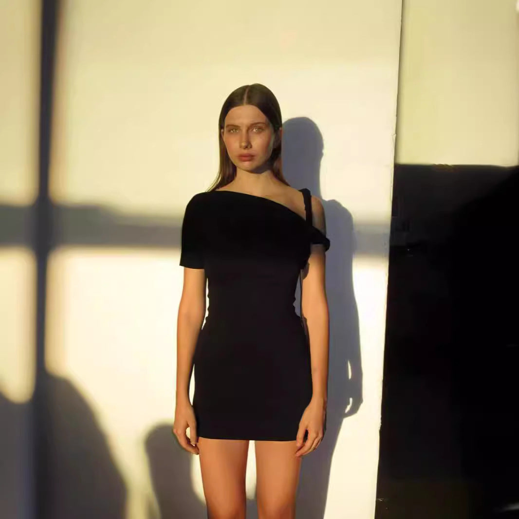 Damen Figurbetontes Minikleid mit asymmetrischem Trägerdesign Sovae