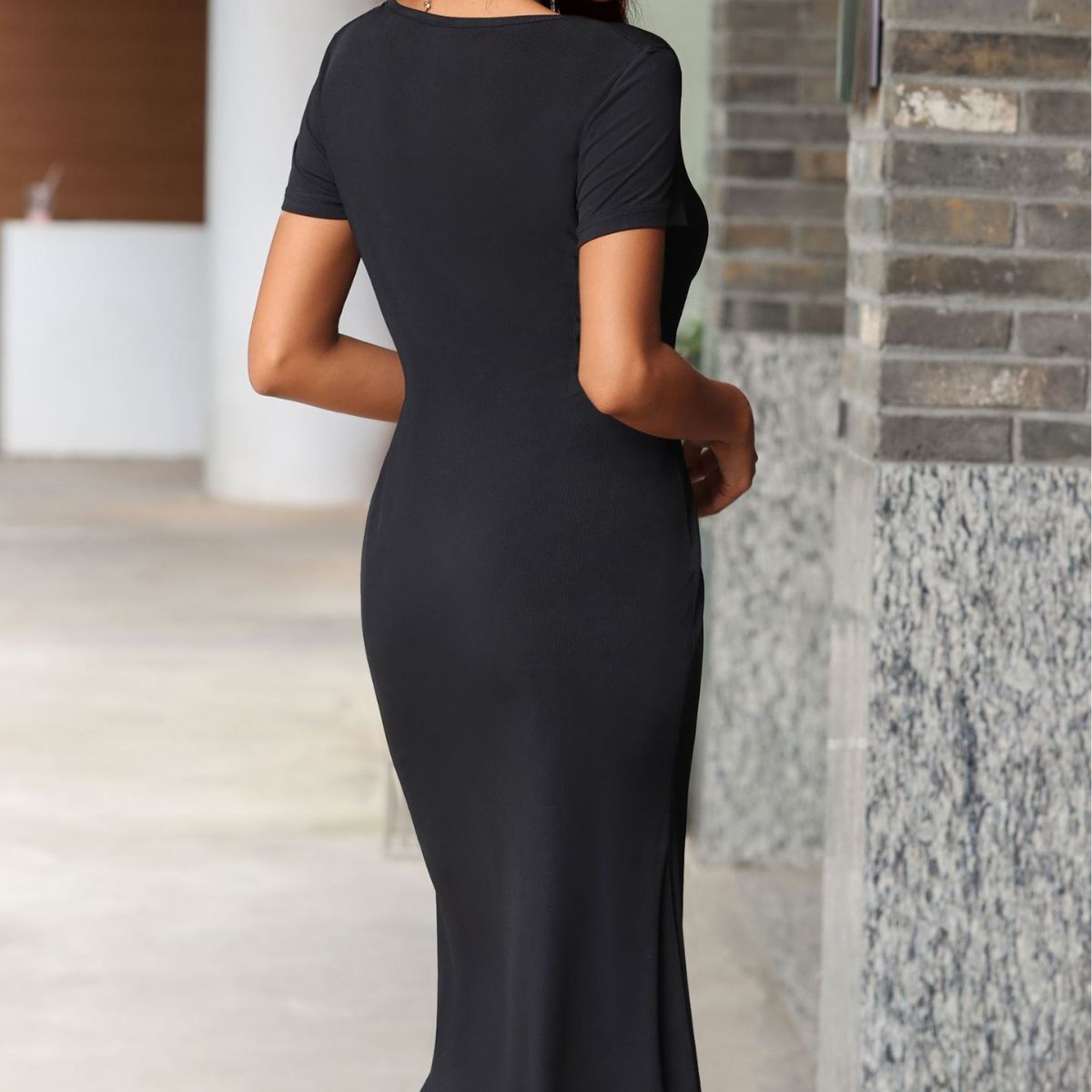 Damen lässiges Midi-Kleid mit Rundhalsausschnitt und figurbetontem Schnitt Sovae