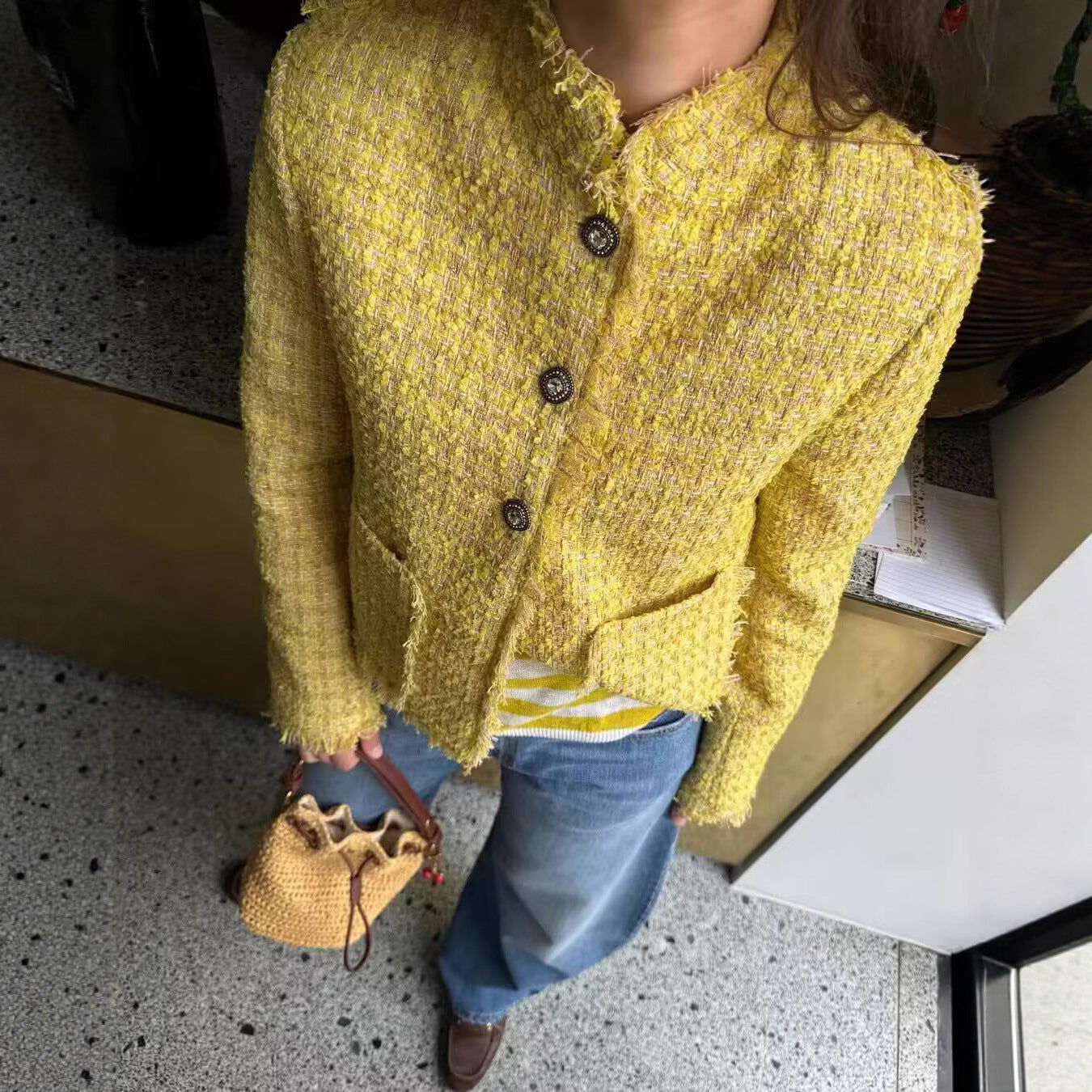 Damen Kurze Tweedjacke mit Fransen und dekorativen Knöpfen Sovae
