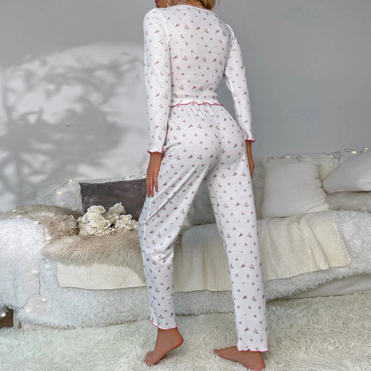 Damen Pyjama-Set aus atmungsaktivem Waffle-Stoff mit zarten Blumenapplikationen Sovae