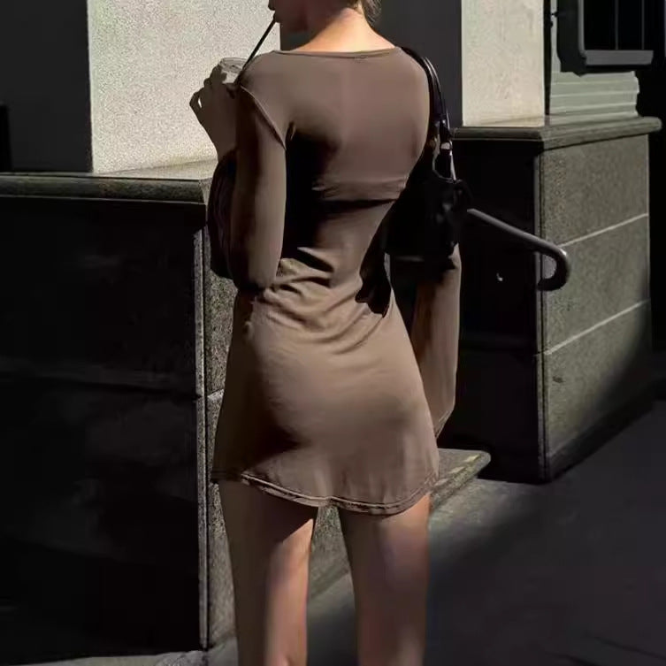 Damen Mini-Dress mit eleganten Trompetenärmeln und figurformendem Schnitt Sovae